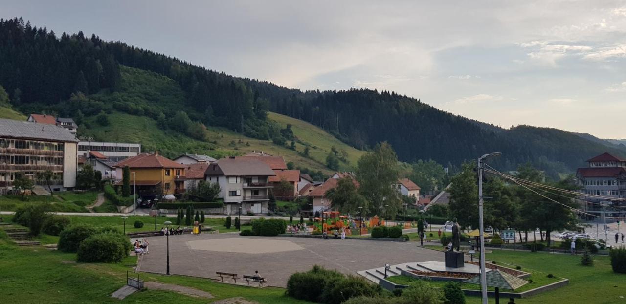 Vila Zlatar Acomodação com café da manhã Nova Varoš Exterior foto